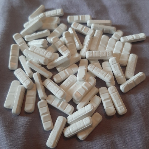 Buy Xanax 2mg white - 555 or y29 Xanax bar pill -
